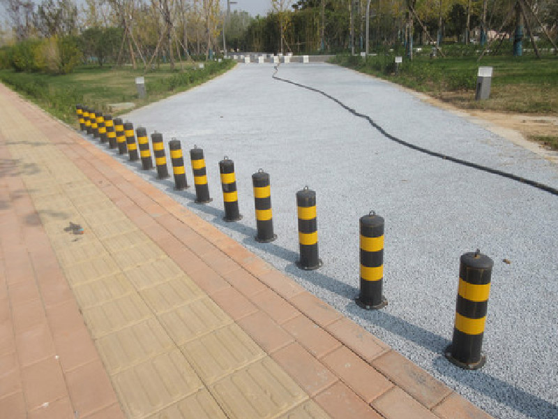 如何選購(gòu)升降路樁?